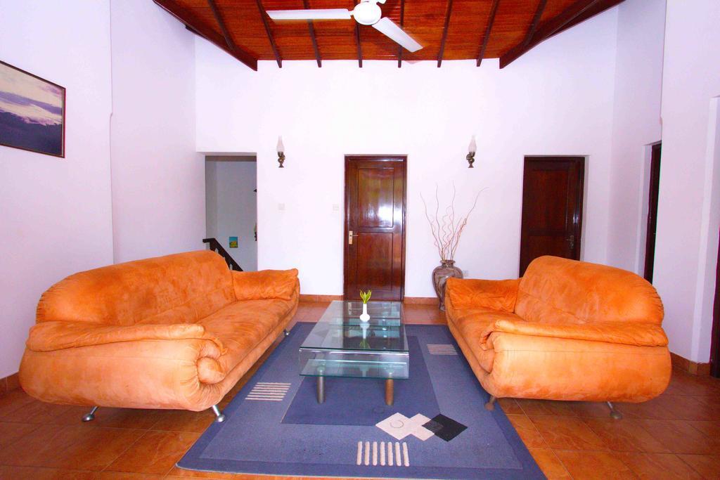 The Blue Beach Guesthouse Negombo Exterior foto