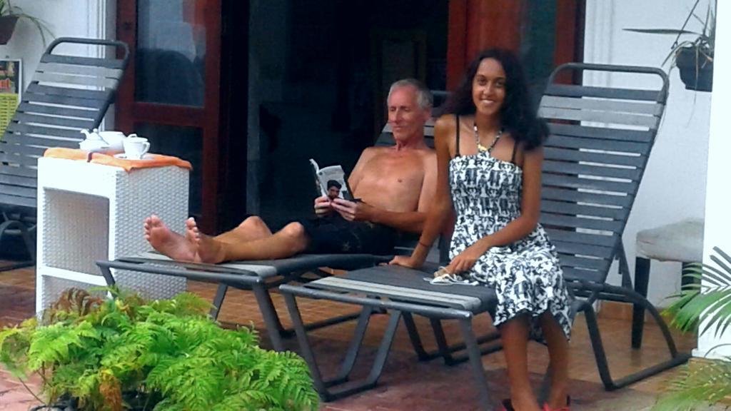 The Blue Beach Guesthouse Negombo Exterior foto