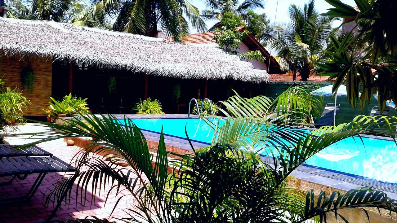 The Blue Beach Guesthouse Negombo Exterior foto